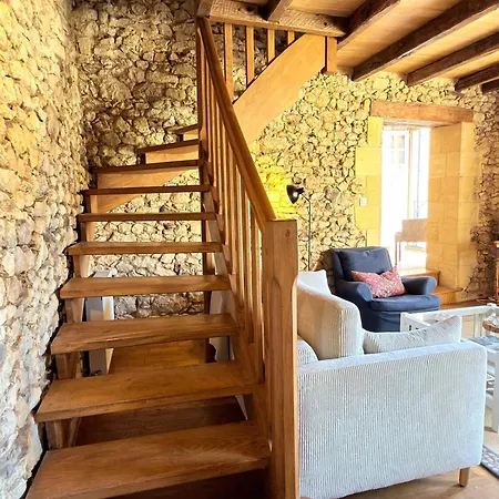 Dom wakacyjny Historic Unesco Village Double Townhouse & Garden *