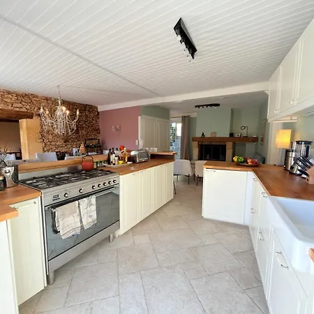 Historic Unesco Village Double Townhouse & Garden Dom wakacyjny Le Buisson-de-Cadouin