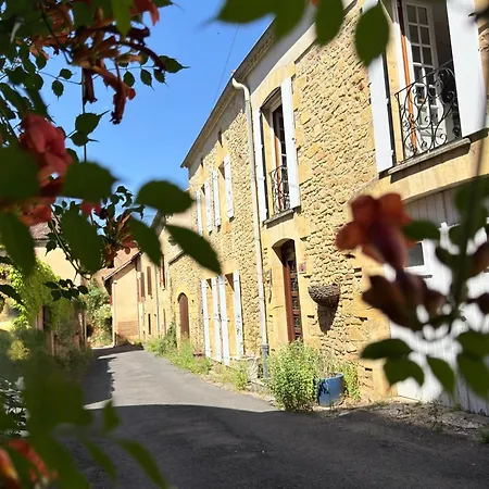Dom wakacyjny Historic Unesco Village Double Townhouse & Garden *